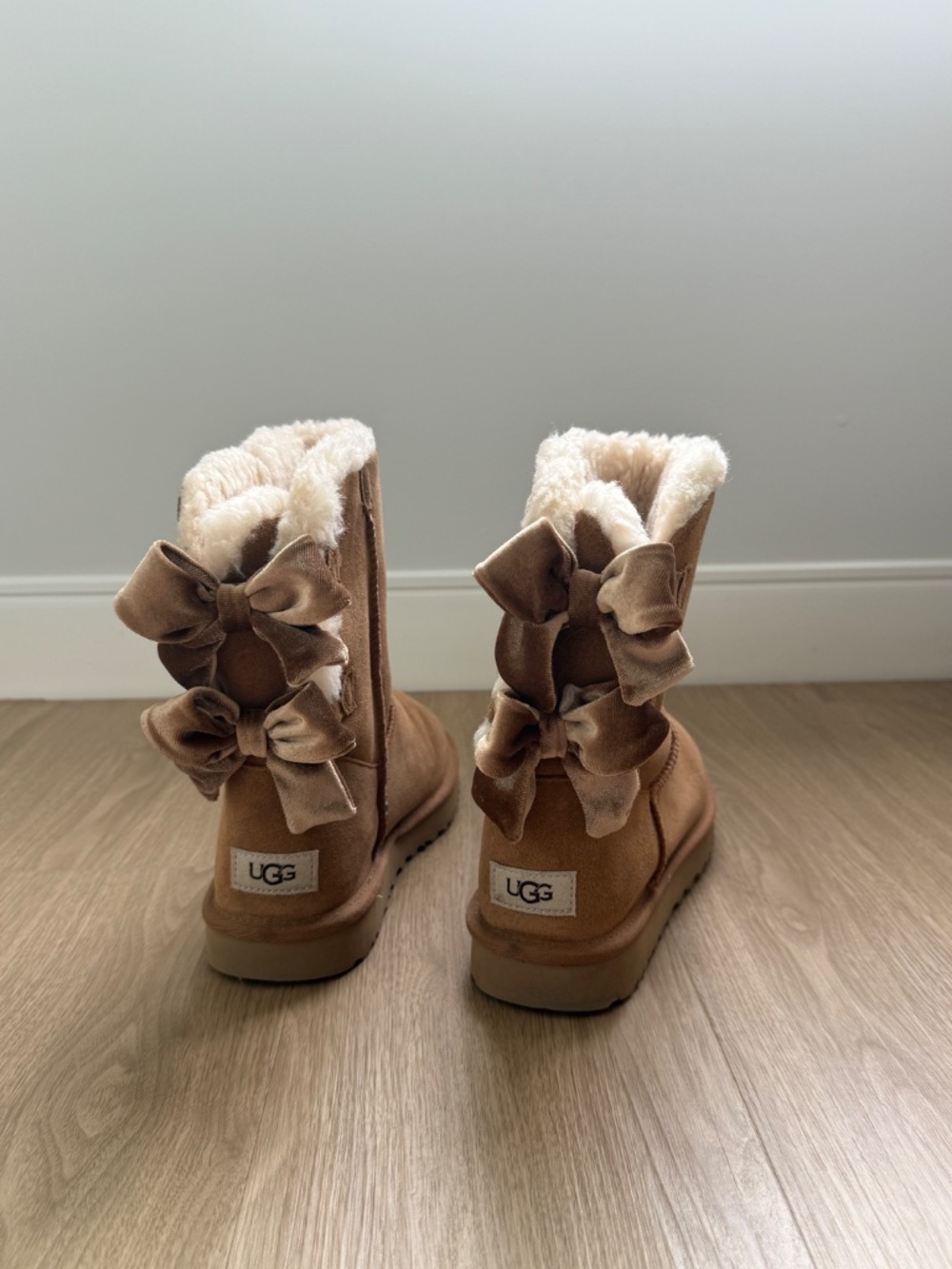 UGG Bailey Boot II Velvet Ribbon Boot Chestnut - Picture 4 of 4